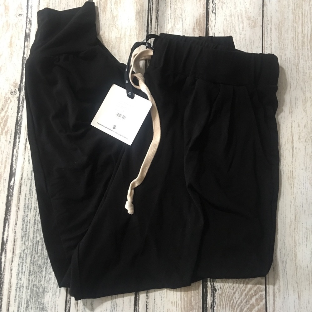 Agnes & Dora Essential crop pants